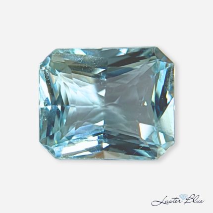3.9ct Natural Aquamarine